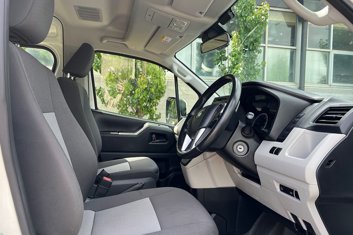 2019 Toyota Hiace Commuter GDH322R ELWB High Roof