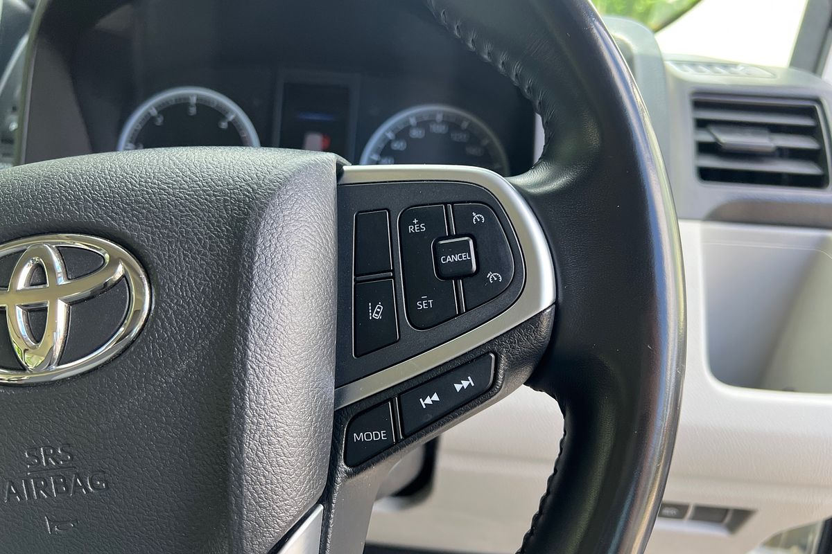 2019 Toyota Hiace Commuter GDH322R ELWB High Roof