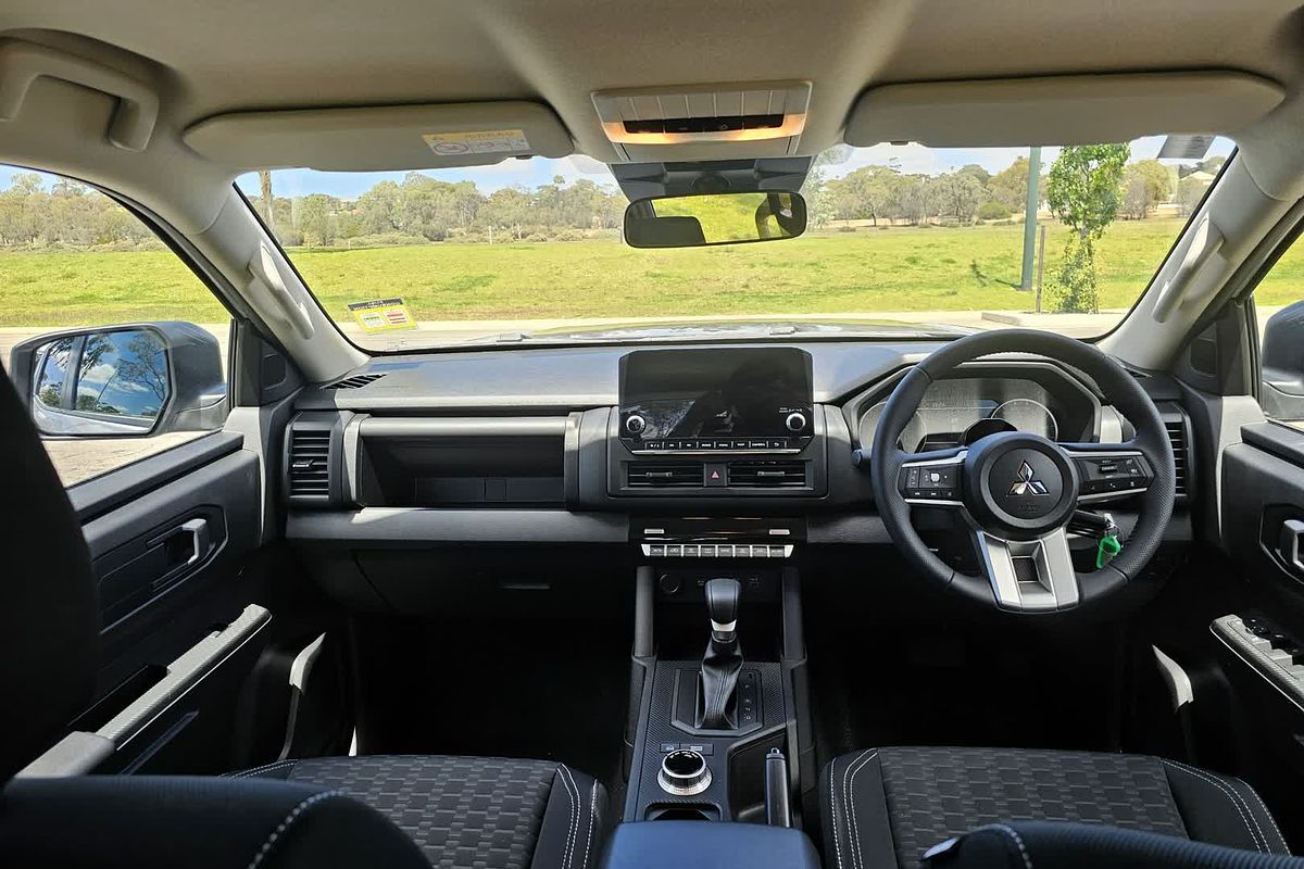 2025 Mitsubishi Triton GLX-R MV 4X4