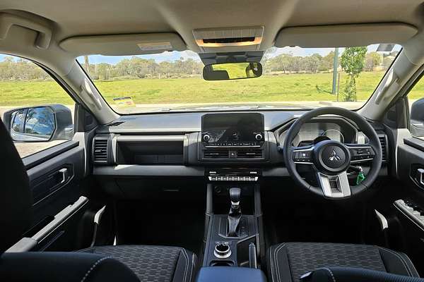 2025 Mitsubishi Triton GLX-R MV 4X4