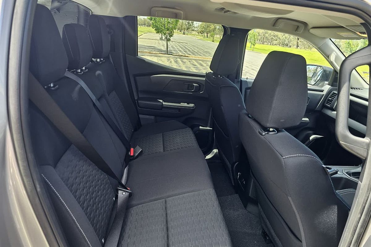 2025 Mitsubishi Triton GLX-R MV 4X4