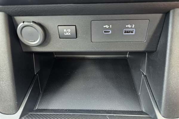 2025 Mitsubishi Triton GLX-R MV 4X4