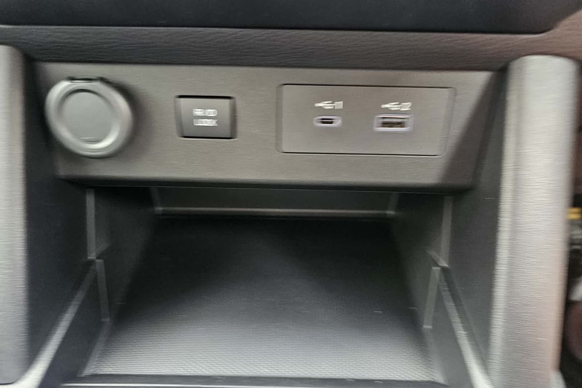 2025 Mitsubishi Triton GLX-R MV 4X4