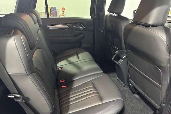 2025 Isuzu MU-X LS-T