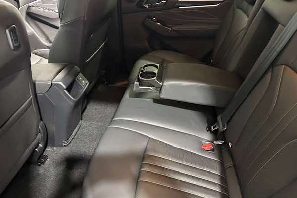 2025 Isuzu MU-X LS-T