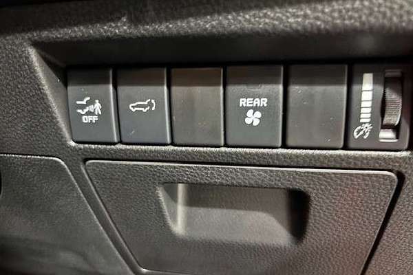 2025 Isuzu MU-X LS-T