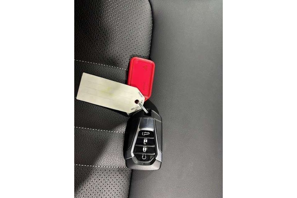 2025 Isuzu MU-X LS-T