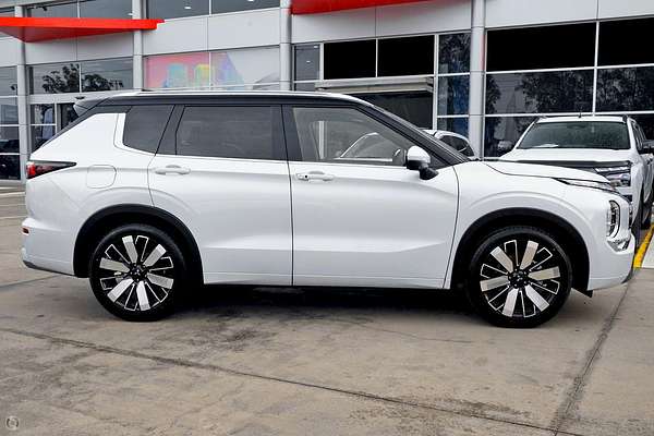 2025 Mitsubishi Outlander Exceed Tourer ZM