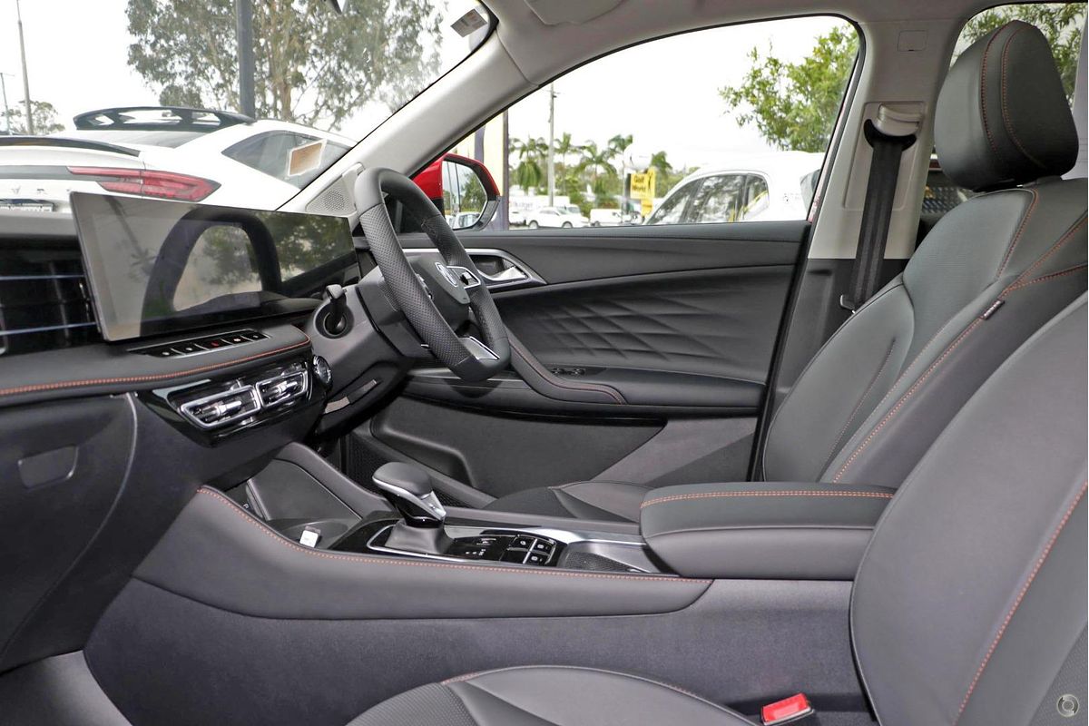 2025 MG HS Essence AS33