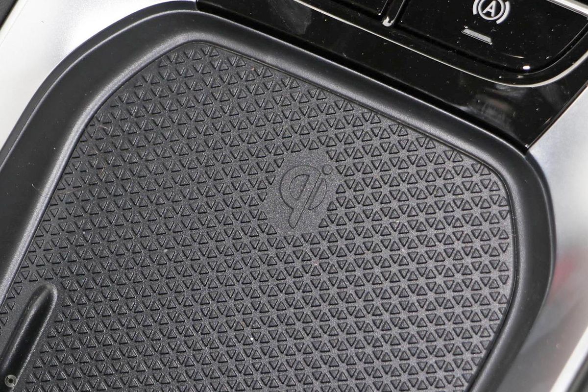 2025 MG HS Essence AS33