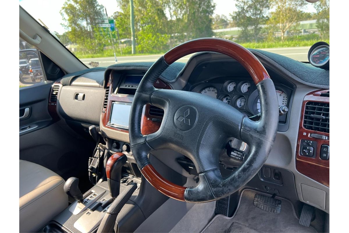 2005 Mitsubishi Pajero Exceed NP