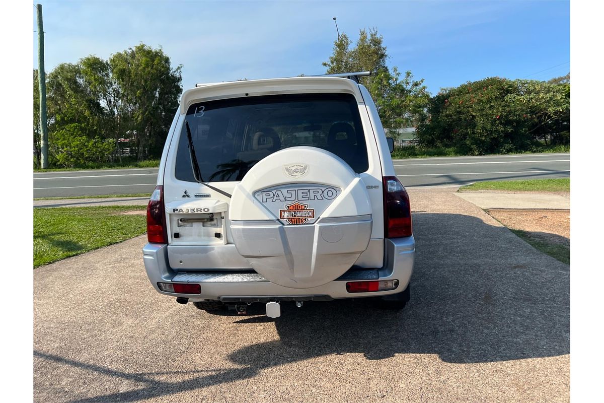 2005 Mitsubishi Pajero Exceed NP