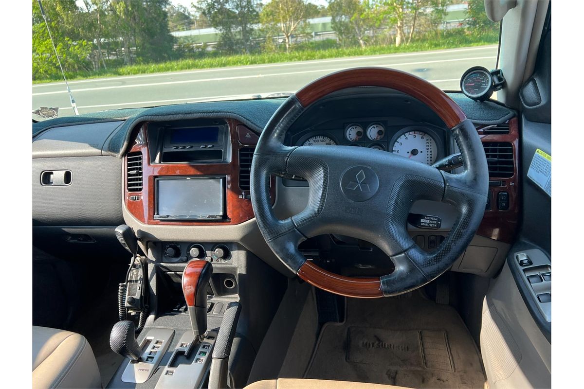 2005 Mitsubishi Pajero Exceed NP