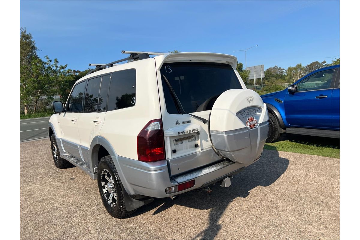 2005 Mitsubishi Pajero Exceed NP