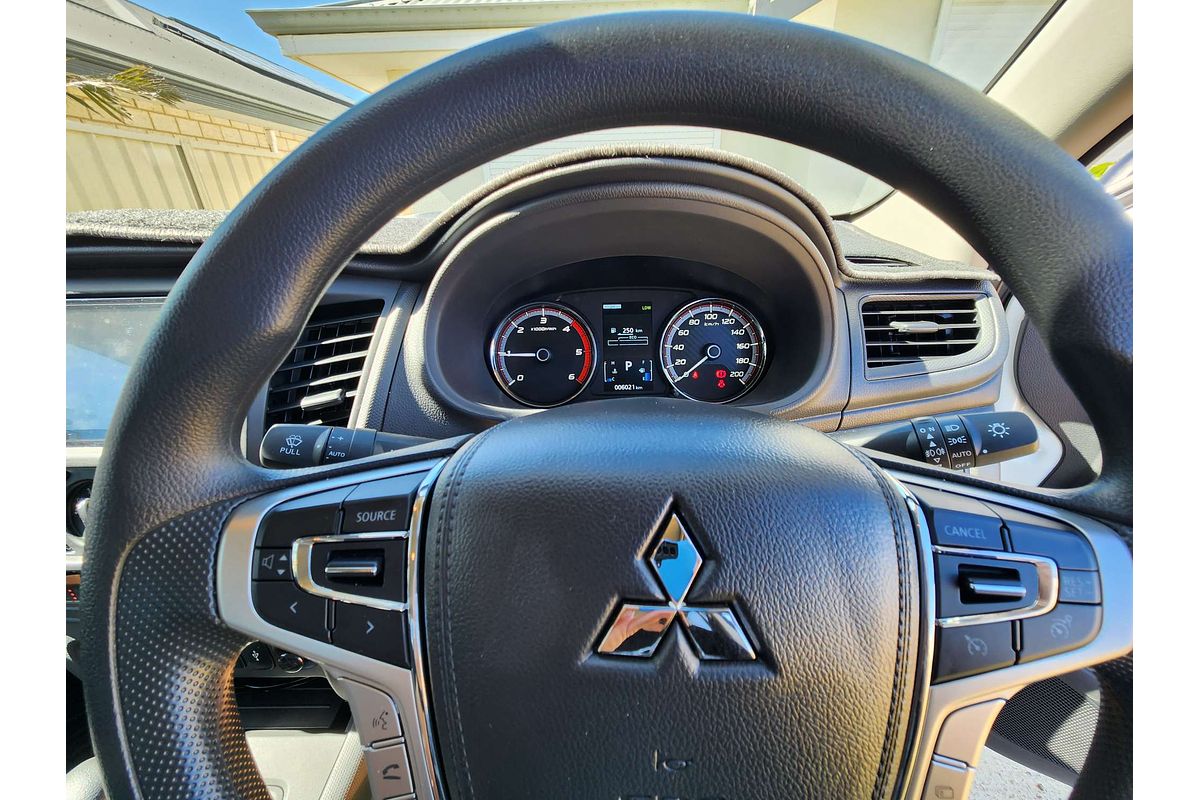 2024 Mitsubishi Triton GLX MR 4X4