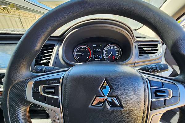 2024 Mitsubishi Triton GLX MR 4X4