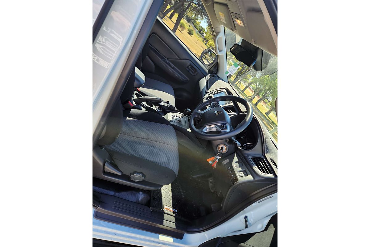 2024 Mitsubishi Triton GLX MR 4X4