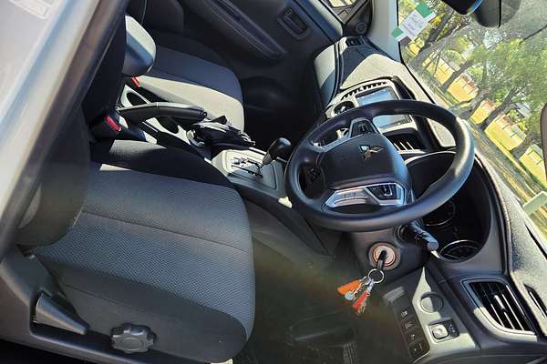 2024 Mitsubishi Triton GLX MR 4X4