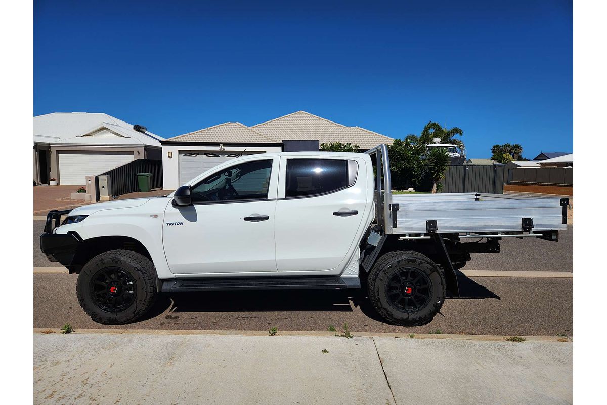 2024 Mitsubishi Triton GLX MR 4X4