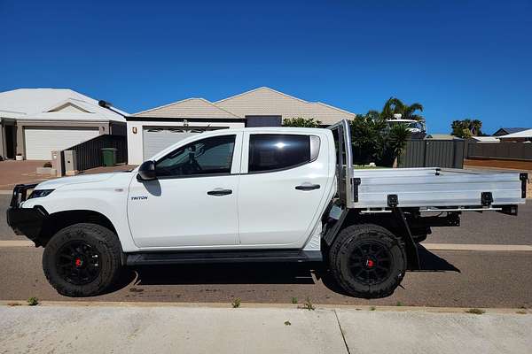 2024 Mitsubishi Triton GLX MR 4X4