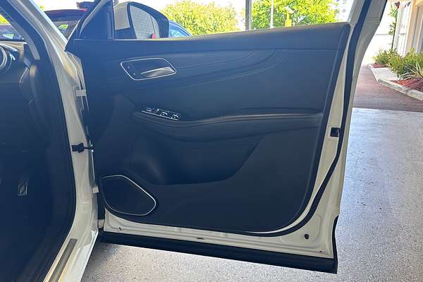 2022 MG HS Excite SAS23