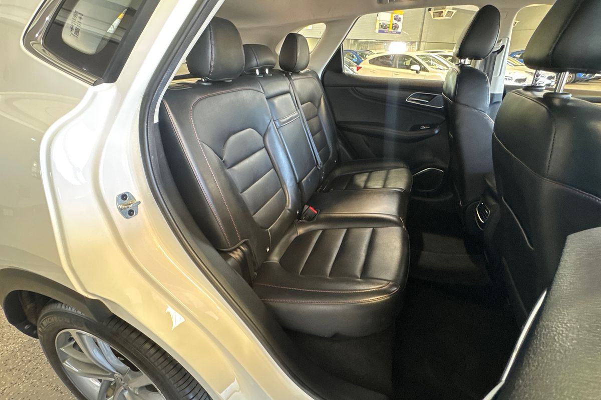 2022 MG HS Excite SAS23