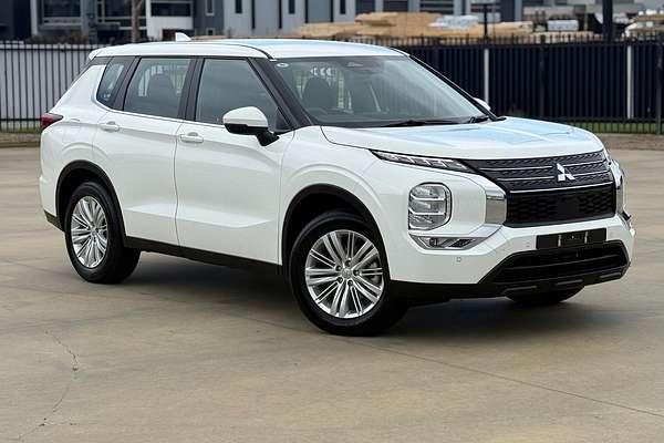 2024 Mitsubishi Outlander ES ZM