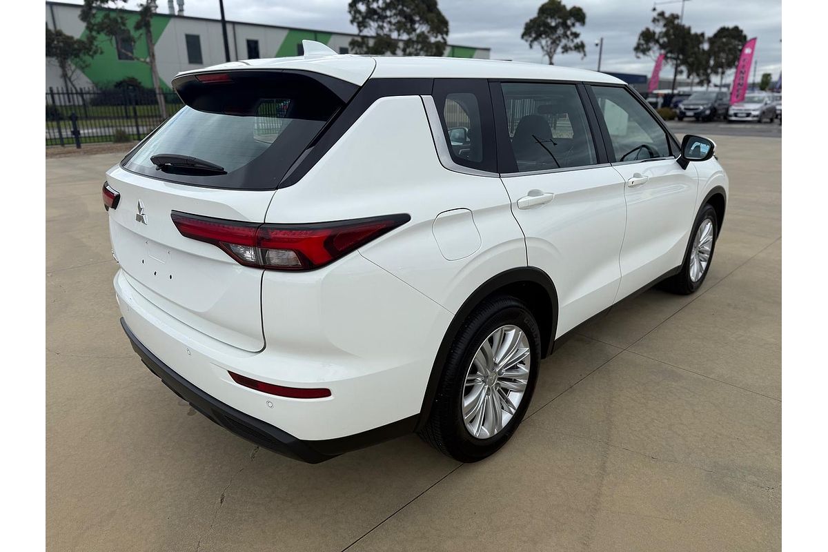 2024 Mitsubishi Outlander ES ZM