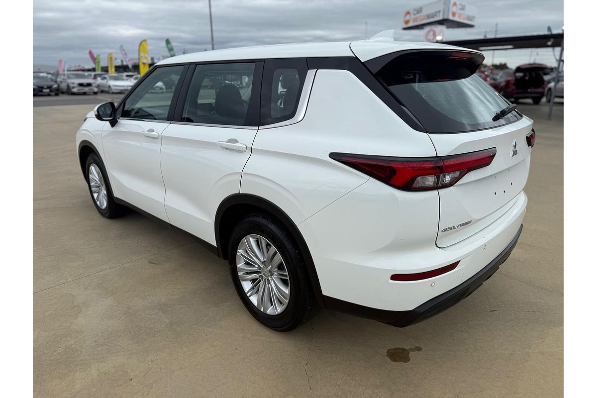 2024 Mitsubishi Outlander ES ZM