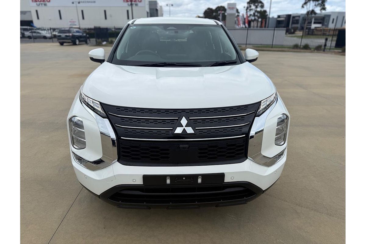 2024 Mitsubishi Outlander ES ZM