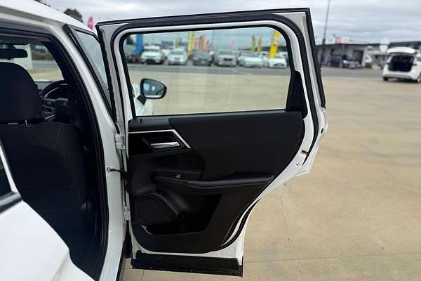 2024 Mitsubishi Outlander ES ZM