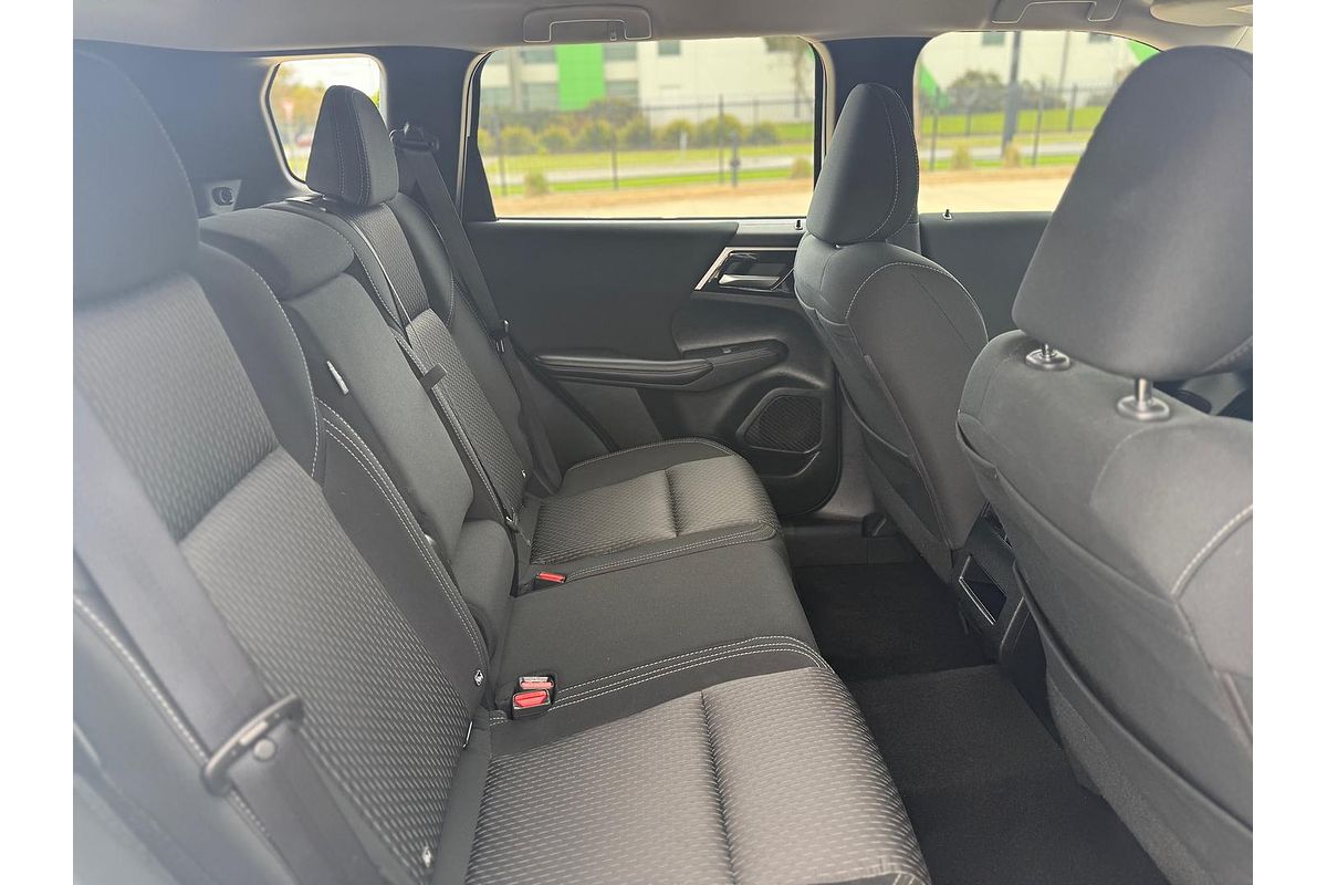 2024 Mitsubishi Outlander ES ZM