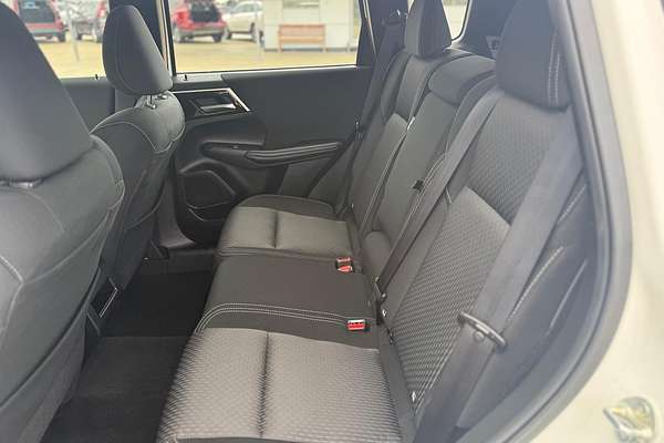 2024 Mitsubishi Outlander ES ZM