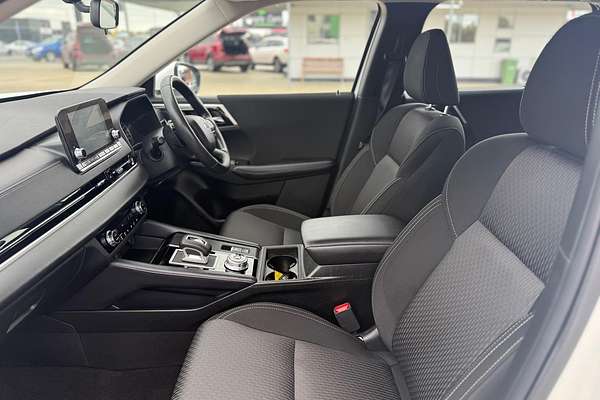 2024 Mitsubishi Outlander ES ZM