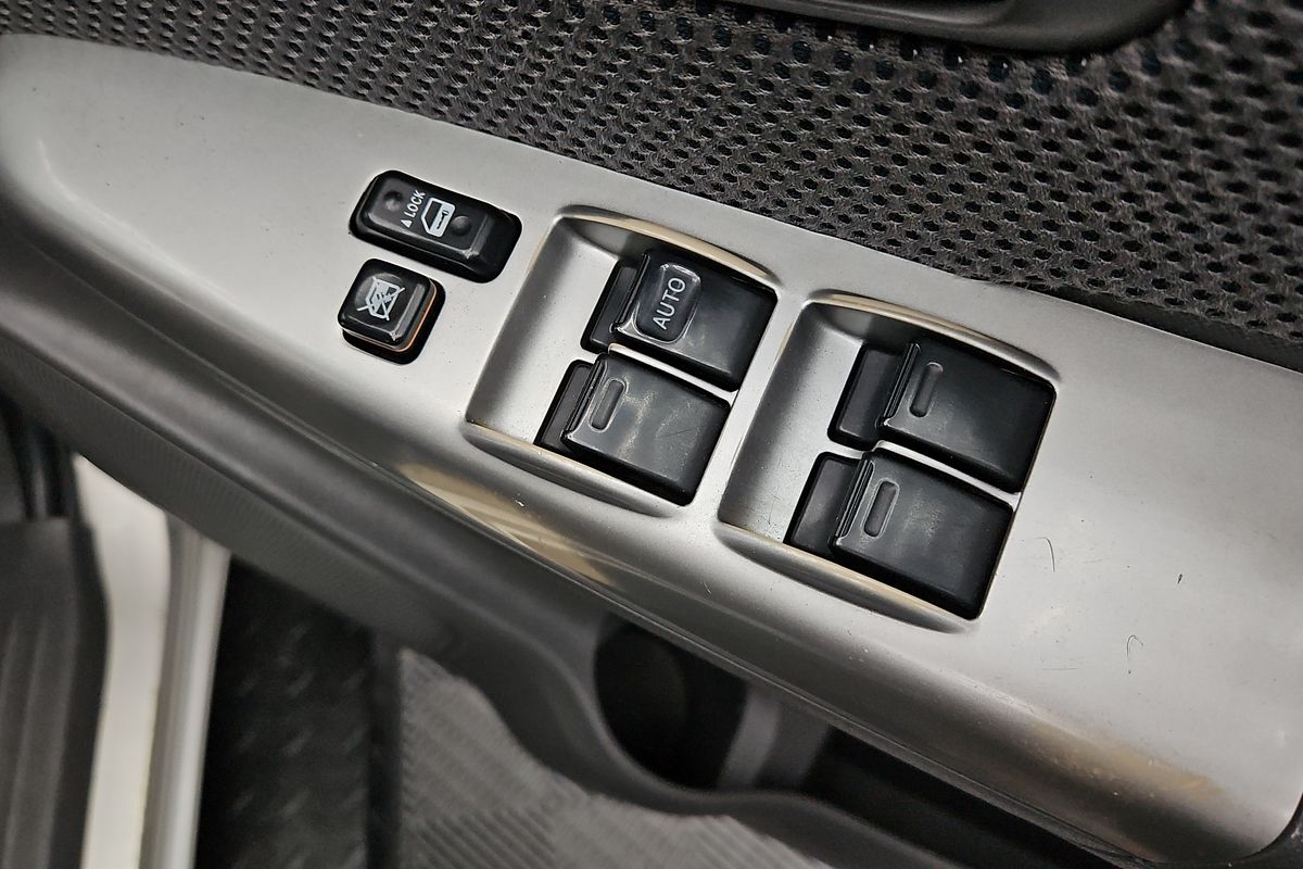 2012 Toyota Hilux SR5 KUN26R 4X4