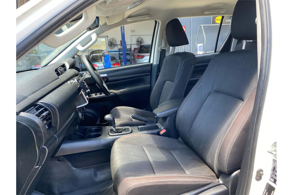 2023 Toyota Hilux SR GUN126R 4X4