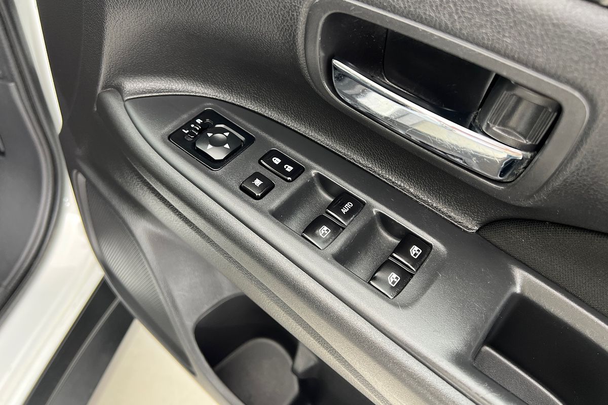 2016 Mitsubishi Outlander LS ZK