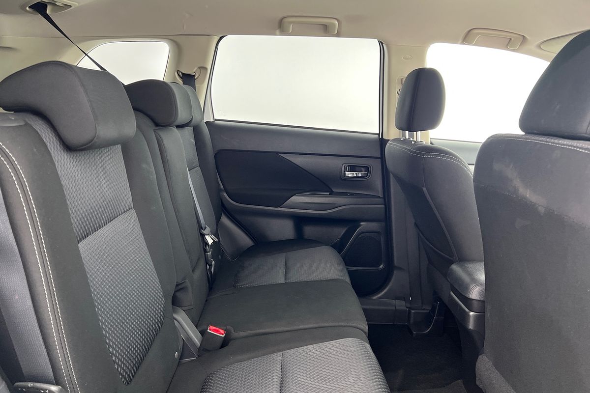 2016 Mitsubishi Outlander LS ZK