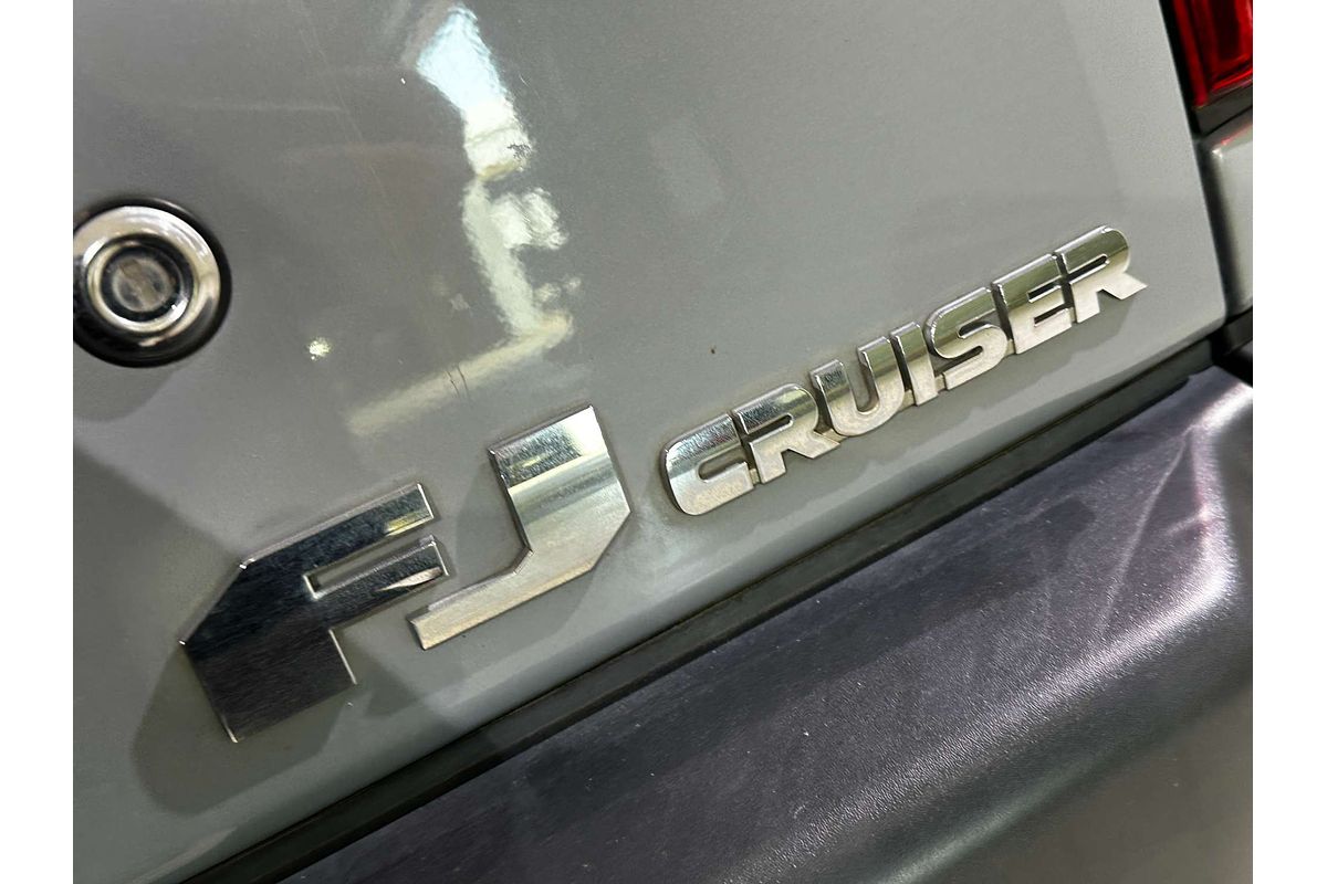 2014 Toyota FJ Cruiser  GSJ15R