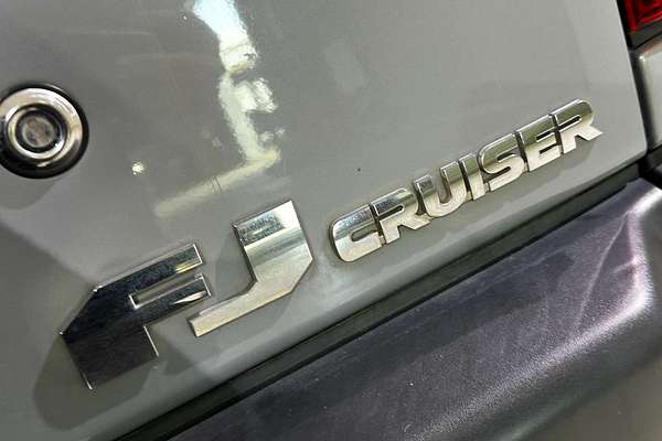 2014 Toyota FJ Cruiser  GSJ15R