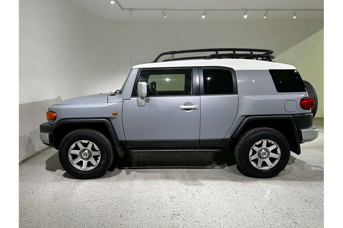 2014 Toyota FJ Cruiser  GSJ15R