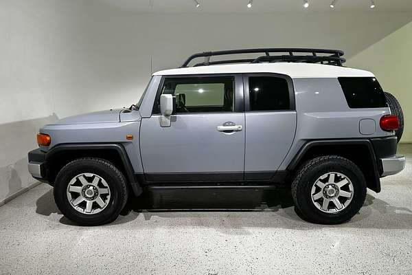 2014 Toyota FJ Cruiser  GSJ15R