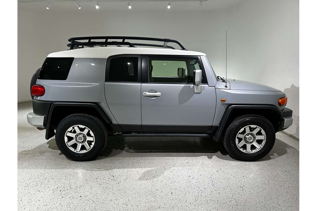 2014 Toyota FJ Cruiser  GSJ15R