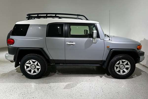 2014 Toyota FJ Cruiser  GSJ15R