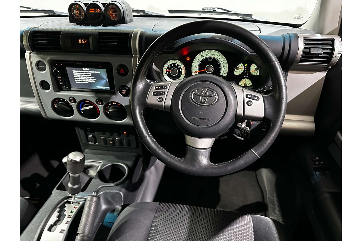 2014 Toyota FJ Cruiser  GSJ15R