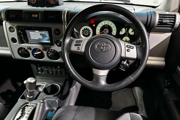 2014 Toyota FJ Cruiser  GSJ15R