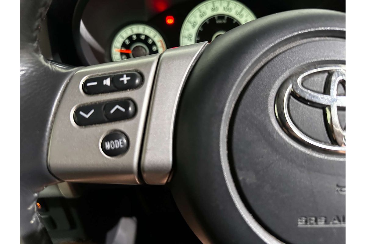 2014 Toyota FJ Cruiser  GSJ15R