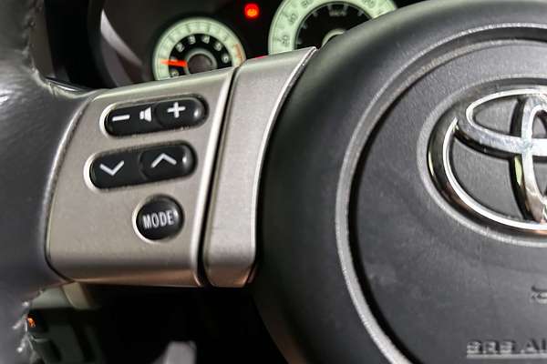 2014 Toyota FJ Cruiser  GSJ15R