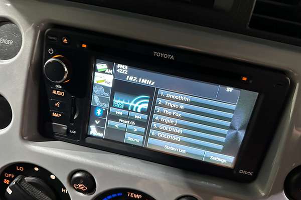 2014 Toyota FJ Cruiser  GSJ15R