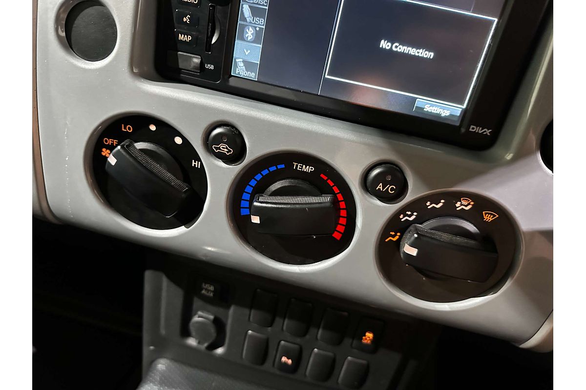 2014 Toyota FJ Cruiser  GSJ15R